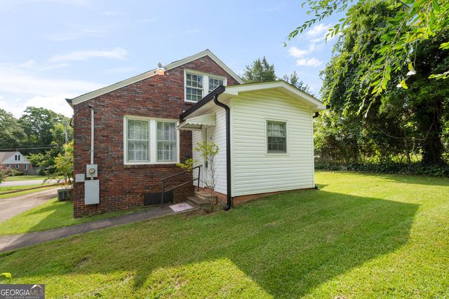 605 Avenue E, West Point, GA 31833