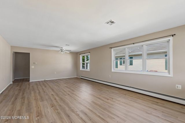 10 Purnell Street, Toms River, NJ 08757