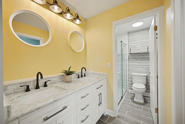 27W685 GRASMERE Drive 1808, Winfield, IL 60190