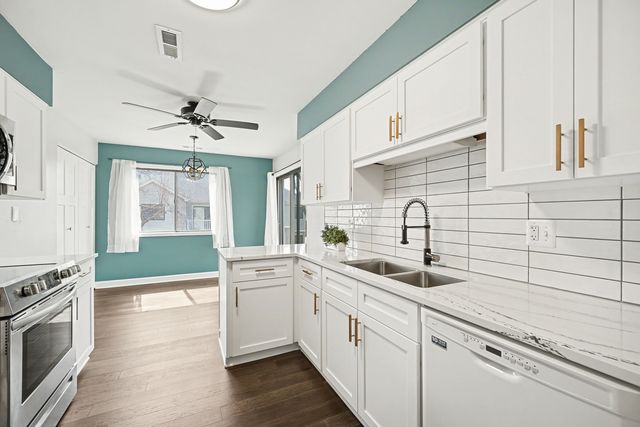 27W685 GRASMERE Drive 1808, Winfield, IL 60190