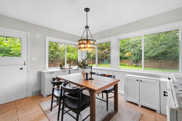 9210 N Pelham PARKWAY, Bayside, WI 53217