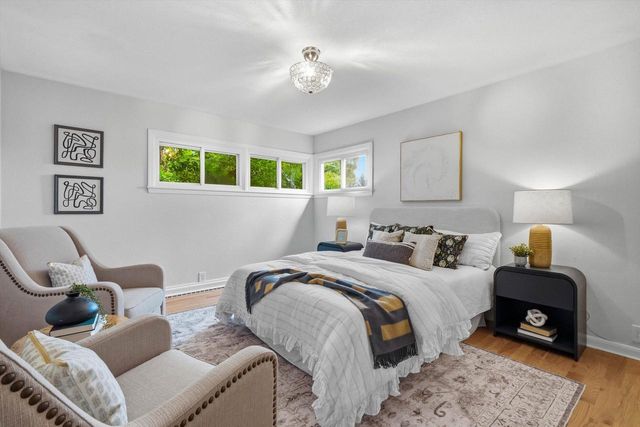 9210 N Pelham PARKWAY, Bayside, WI 53217