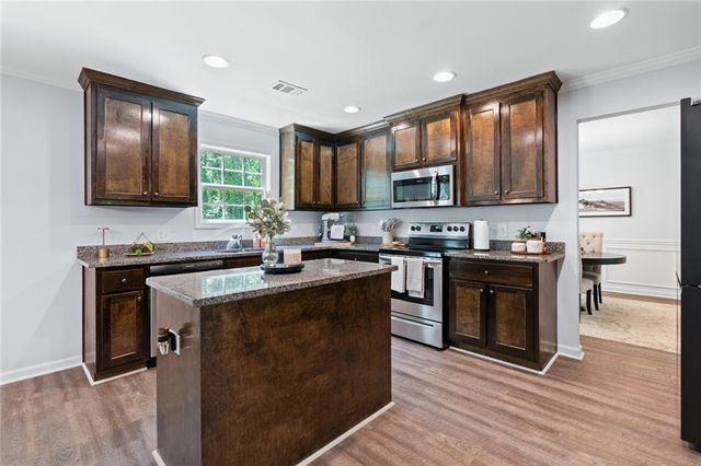 165 6th Street, Auburn, GA 30011