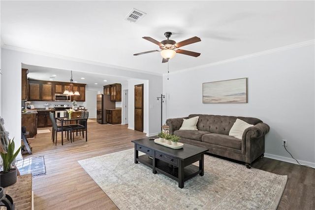 165 6th Street, Auburn, GA 30011