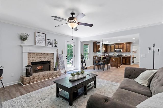 165 6th Street, Auburn, GA 30011