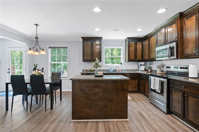 165 6th Street, Auburn, GA 30011