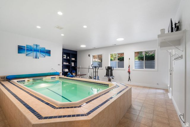 1653 E CRESCENT VIEW CIRCLE, Sandy, UT 84092