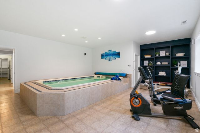 1653 E CRESCENT VIEW CIRCLE, Sandy, UT 84092
