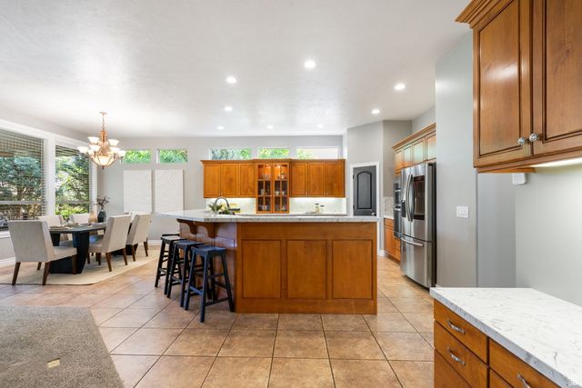 1653 E CRESCENT VIEW CIRCLE, Sandy, UT 84092