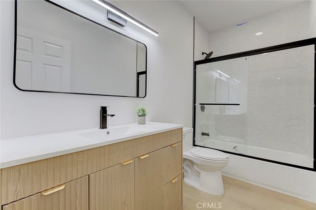 15044 Nordhoff Street 8, North Hills, CA 91343