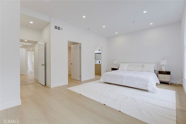 15044 Nordhoff Street 8, North Hills, CA 91343