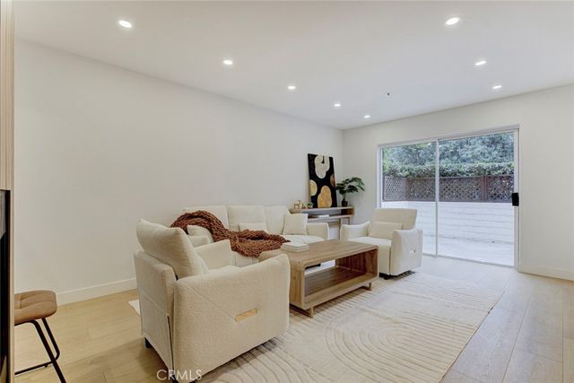 15044 Nordhoff Street 8, North Hills, CA 91343