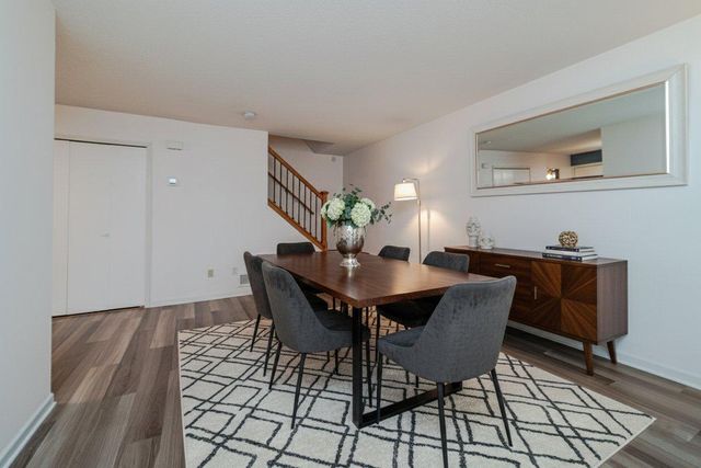 7656 13th Street N, Oakdale, MN 55128