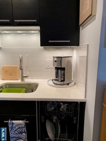 8500 JFK Blvd E 3A, North Bergen, NJ 07047