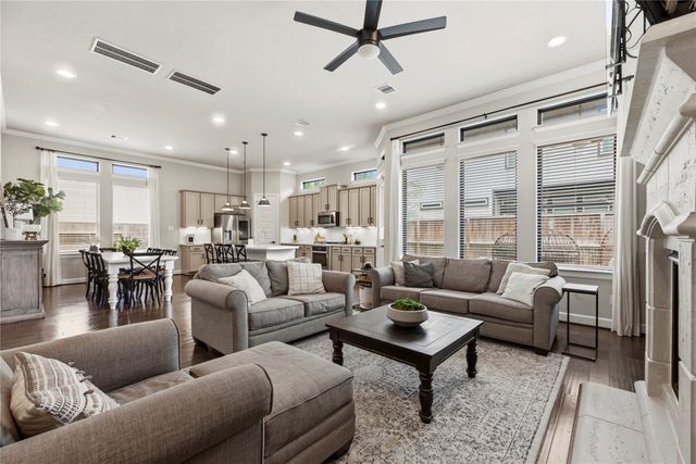 5110 W Lacey Garden Loop, Houston, TX 77018