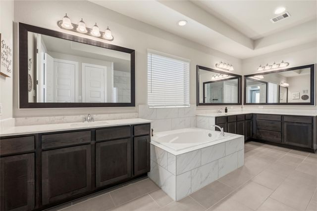 5110 W Lacey Garden Loop, Houston, TX 77018