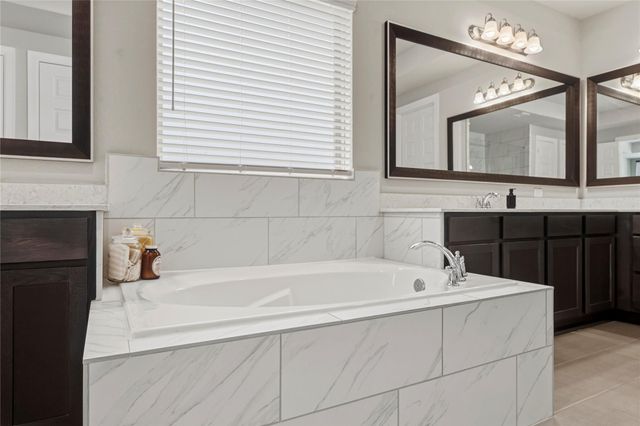 5110 W Lacey Garden Loop, Houston, TX 77018