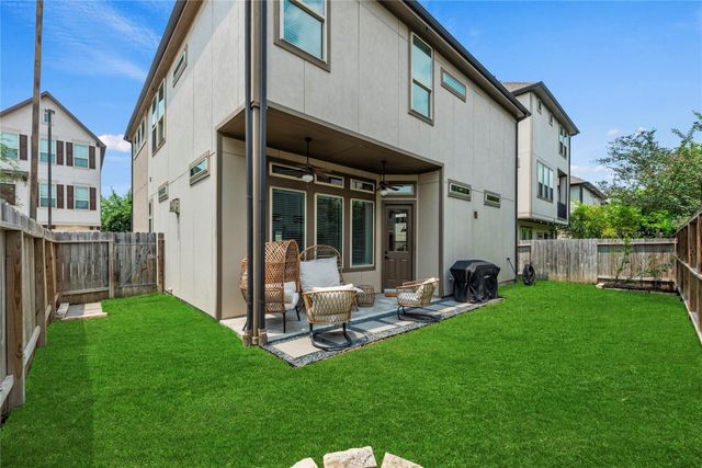 5110 W Lacey Garden Loop, Houston, TX 77018