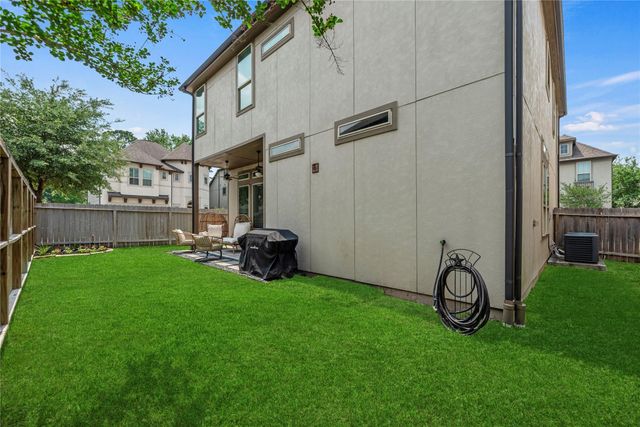 5110 W Lacey Garden Loop, Houston, TX 77018