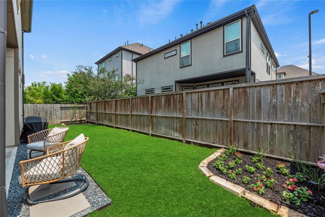 5110 W Lacey Garden Loop, Houston, TX 77018