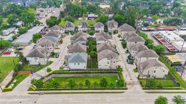 5110 W Lacey Garden Loop, Houston, TX 77018
