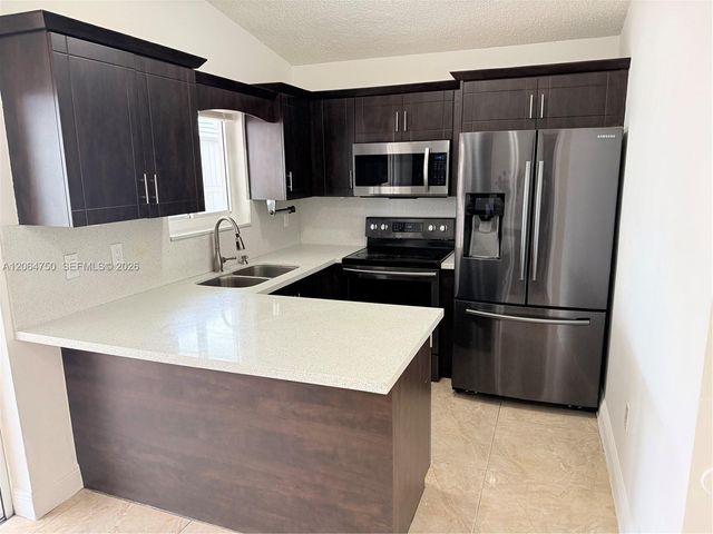 2854 W 75th Terrace, Hialeah, FL 33018