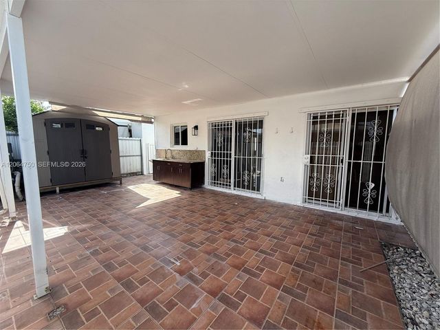 2854 W 75th Terrace, Hialeah, FL 33018