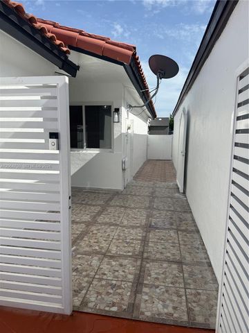 2854 W 75th Terrace, Hialeah, FL 33018