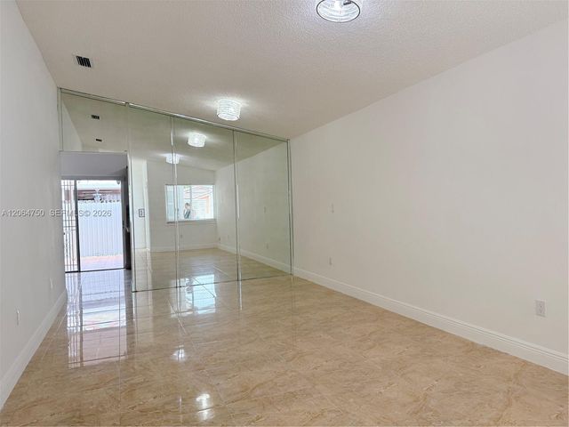 2854 W 75th Terrace, Hialeah, FL 33018
