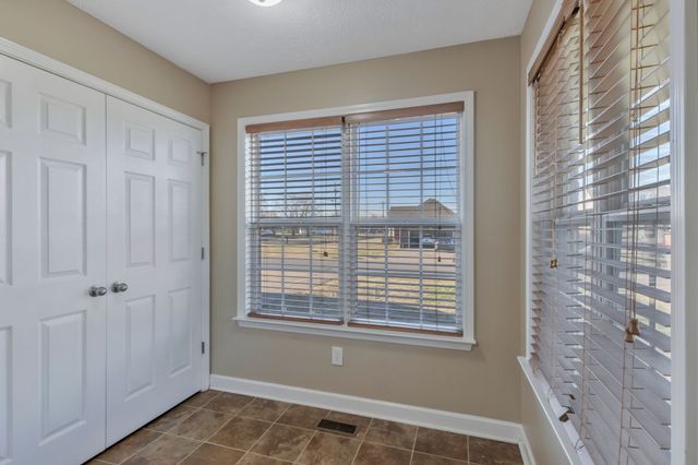 3617 Southridge Blvd, Murfreesboro, TN 37128