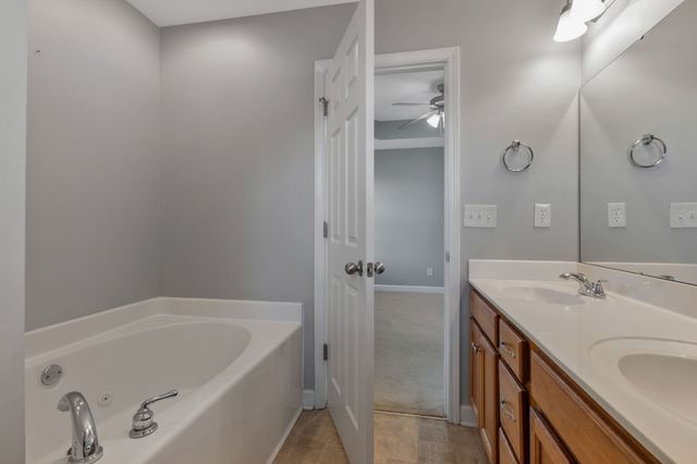 3617 Southridge Blvd, Murfreesboro, TN 37128