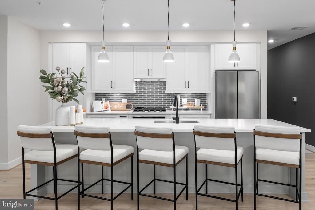 23651 HAVELOCK WALK TER #203, Ashburn, VA 20148