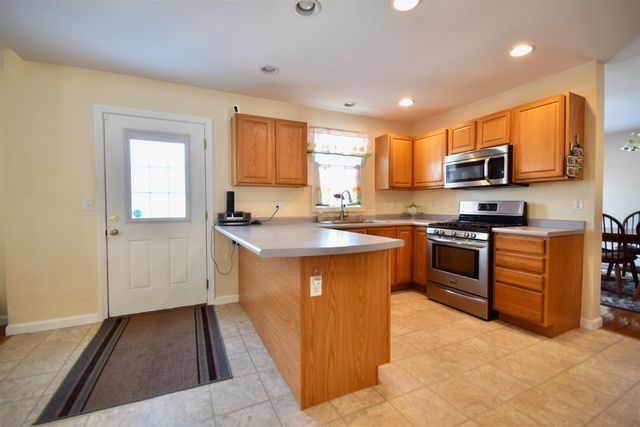 11 Steeplechase Lane, Milton, VT 05468