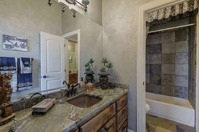 173 Pinnacle Peak Lane, Weatherford, TX 76087