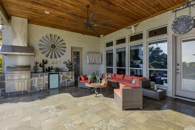 173 Pinnacle Peak Lane, Weatherford, TX 76087