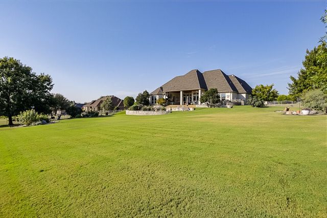173 Pinnacle Peak Lane, Weatherford, TX 76087