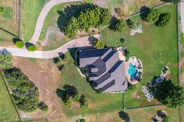 173 Pinnacle Peak Lane, Weatherford, TX 76087