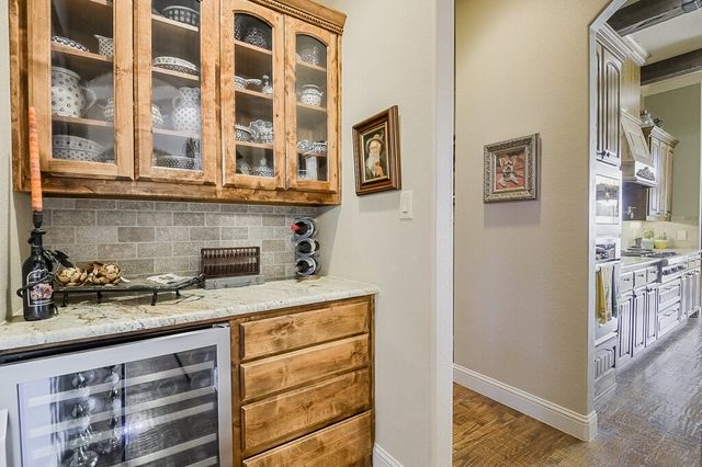 173 Pinnacle Peak Lane, Weatherford, TX 76087