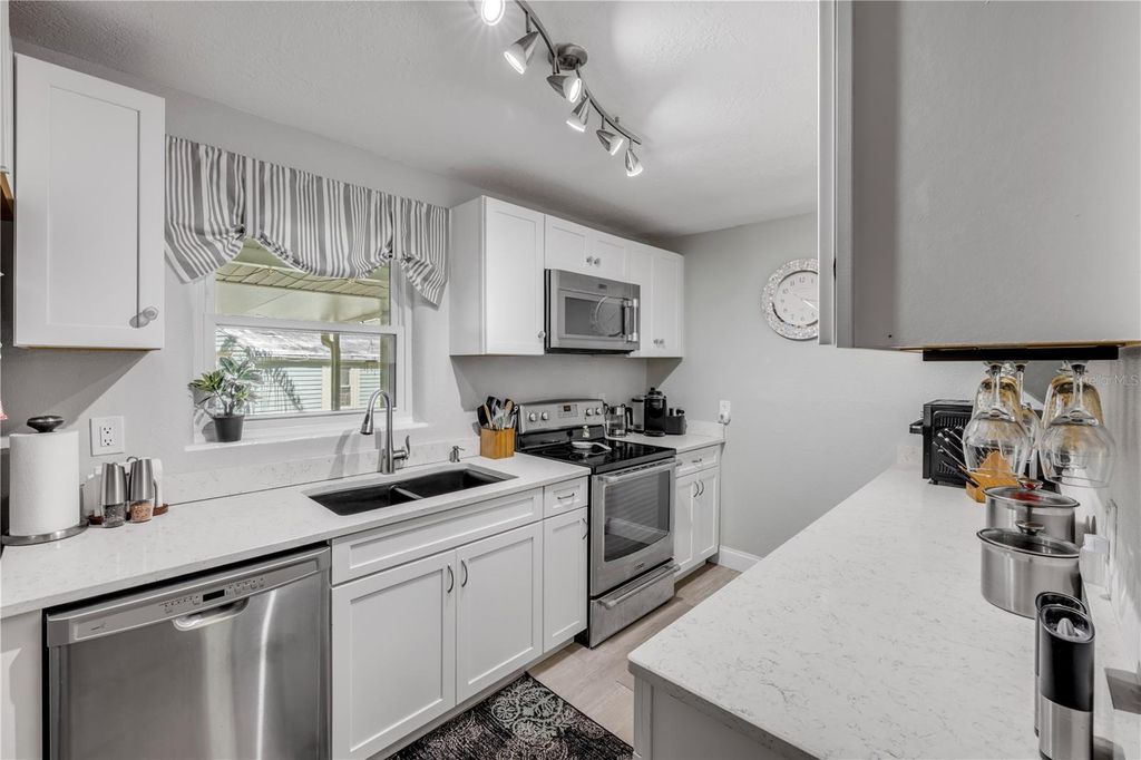 Image 14 of property listing at 1463 JOSEPHINE STREET, New Smyrna Beach, FL 32168