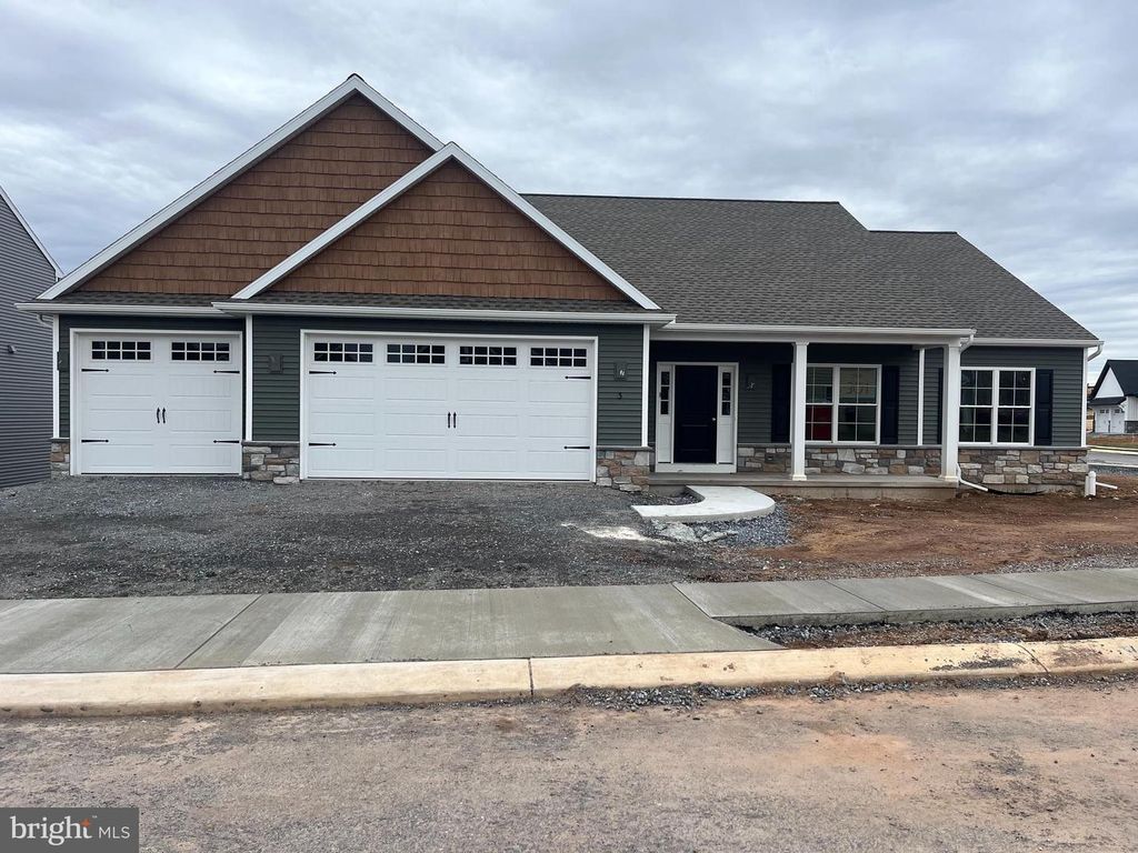 3 MARSH RUN, Elizabethtown, PA 17022