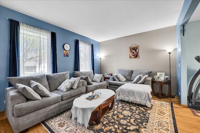 1421 Notting Hill Road, Algonquin, IL 60102