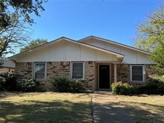 908 Cross Bend Road, Plano, TX 75023