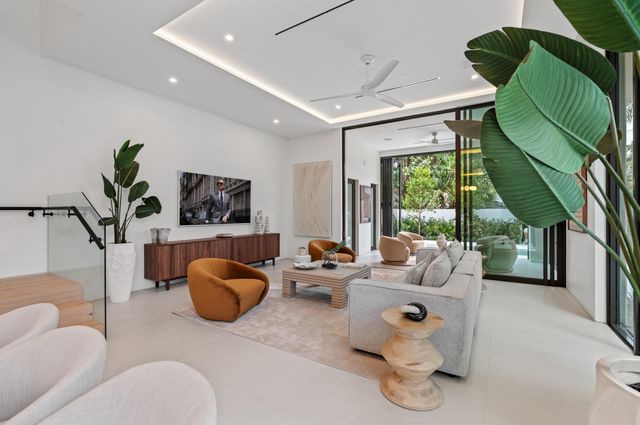1136 NE 9th Avenue, Delray Beach, FL 33483