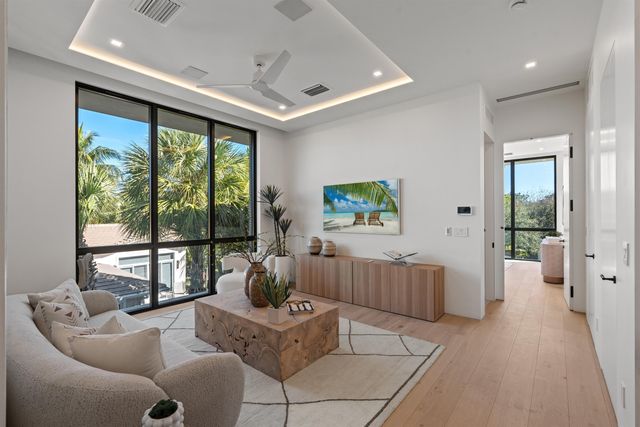 1136 NE 9th Avenue, Delray Beach, FL 33483