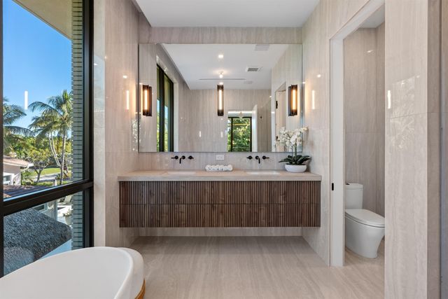 1136 NE 9th Avenue, Delray Beach, FL 33483