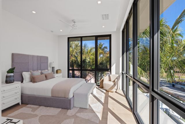 1136 NE 9th Avenue, Delray Beach, FL 33483