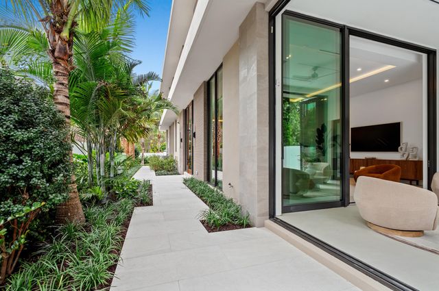 1136 NE 9th Avenue, Delray Beach, FL 33483