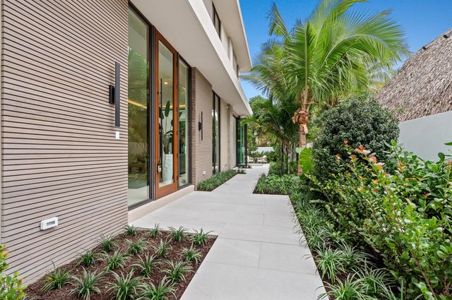1136 NE 9th Avenue, Delray Beach, FL 33483