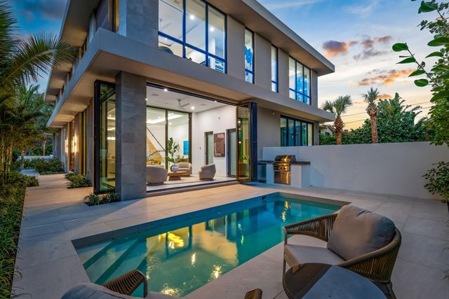 1136 NE 9th Avenue, Delray Beach, FL 33483