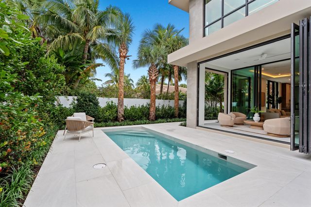 1136 NE 9th Avenue, Delray Beach, FL 33483